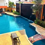 Cozy Pool-view With Balcony - New Nordic Vip 3, Pratumnak อพาร์ทเม้น *