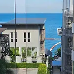 Modus Beachfront อพาร์ทเม้น