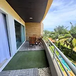 Spacious 2-bedroom Pool-view - Executive 2, Pratumnak *