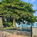 อพาร์ทเม้น Modus Beachfront