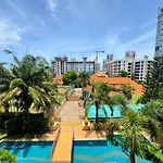 Spacious 2-bedroom Pool-view - Executive 2, Pratumnak อพาร์ทเม้น *