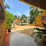 อพาร์ทเม้น Spacious 2-bedroom Pool-view - Executive 2, Pratumnak Pattaya