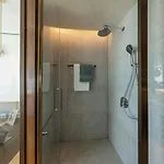 อพาร์ทเม้น Ultra-luxury Sea View At Arom