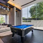 Luxury 2 Bed Sea View - Excellent Location