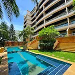 Spacious 2-bedroom Pool-view - Executive 2, Pratumnak อพาร์ทเม้น