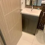 อพาร์ทเม้น E01 Arcadia Boutique 2-bedroom Apartment, Big Tv, Netflix, Washer & Dryer *