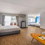 Journeyhub Pattaya Central