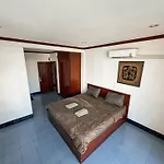 Green Hotel