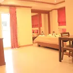 Rouge Service Apartments, Soi Buakhao
