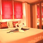 Rouge Service Apartments, Soi Buakhao 3*