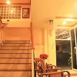 Hotel Rouge Service Apartments, Soi Buakhao