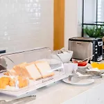 Fourium And Serviced โรงแรม 3*