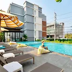โรงแรม Fourium And Serviced