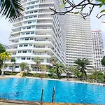 View Talay 7 - Luxury Beachfront & Panoramic Sea View Pattaya