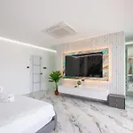 View Talay 7 - Luxury Beachfront Suite & Panoramic Sea View