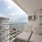 View Talay 7 - Luxury Beachfront & Panoramic Sea View * Pattaya