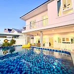 Relax Pool Near Walking Street,jacuzzi ,bbq 5bed 6bath House54 Villa Pattaya