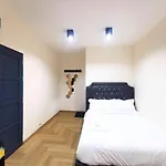 Hotel The One 2*