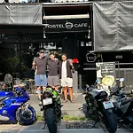 Hostel Friends Station & Cafe