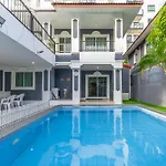 Luxury 5 Bedrooms Pool Villa With Terrace