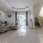 Luxury 5 Bedrooms Pool With Terrace *