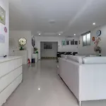 Luxury 5 Bedrooms Pool With Terrace Villa Pattaya