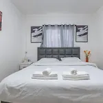 Luxury 5 Bedrooms Pool With Terrace Pattaya