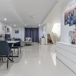 Luxury 5 Bedrooms Pool With Terrace Villa