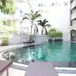 Honey Lodge