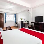 Oyo 1157 Ploy Pailin Place Hotel