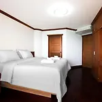 Sky View Apartment