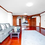 อพาร์ทเม้น Sky View *