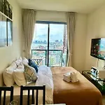 Unixx Sea View Apartment *