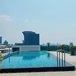 โรงแรม Holi Pty 3*