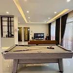 วิลล่า Amarin - Huge 7 Bedroom Private Pool House In Next To Walking Street Pattaya
