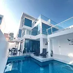 Modern Pool Villa 5 Minutes To Walking Street & Beach