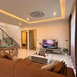 วิลล่า Amarin - Huge 7 Bedroom Private Pool House In Next To Walking Street Pattaya