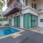 Thai Home 3B Pool Villa Near Hollywood
