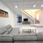 Corrib Village Phratamnak Cozy 4 Bdr Villa Pool