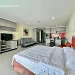 วันหยุดที่บ้าน Large Pool-view With Balcony - Tw Platinum Suites, Jomtien Pattaya
