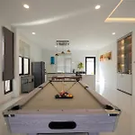 วิลล่า Amarin - Huge 7 Bedroom Private Pool House In Next To Walking Street Pattaya