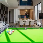 Inara Villa In The Center Of Pattaya-4 Bedrooms 5 Bathrooms-Billiards Table And Swimming Pool For A Relaxing Holiday