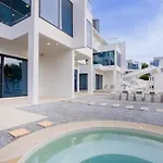 My Galaxy Pool Villa 16Br Near Jomtien Beach