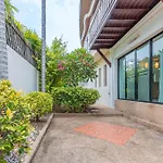 Thai 3b Pool Near Hollywood *