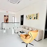 Amarin - Huge 7 Bedroom Private Pool House In Next To Walking Street วิลล่า