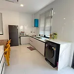 Amarin - Huge 7 Bedroom Private Pool House In Next To Walking Street วิลล่า Pattaya