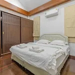 Thai 3b Pool Near Hollywood Villa *