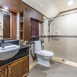 Thai 3b Pool Near Hollywood *