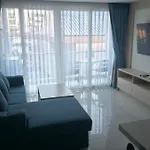 Grand Avenue Cityview 50 Sqm Wifi Tv