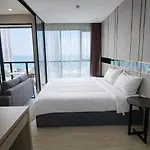 Luxury Sea View 1Br Rooftop Infinity Pool & Gym
